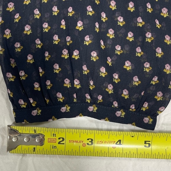 LOFT floral print navy blouse. Women’s small - Picture 4 of 12